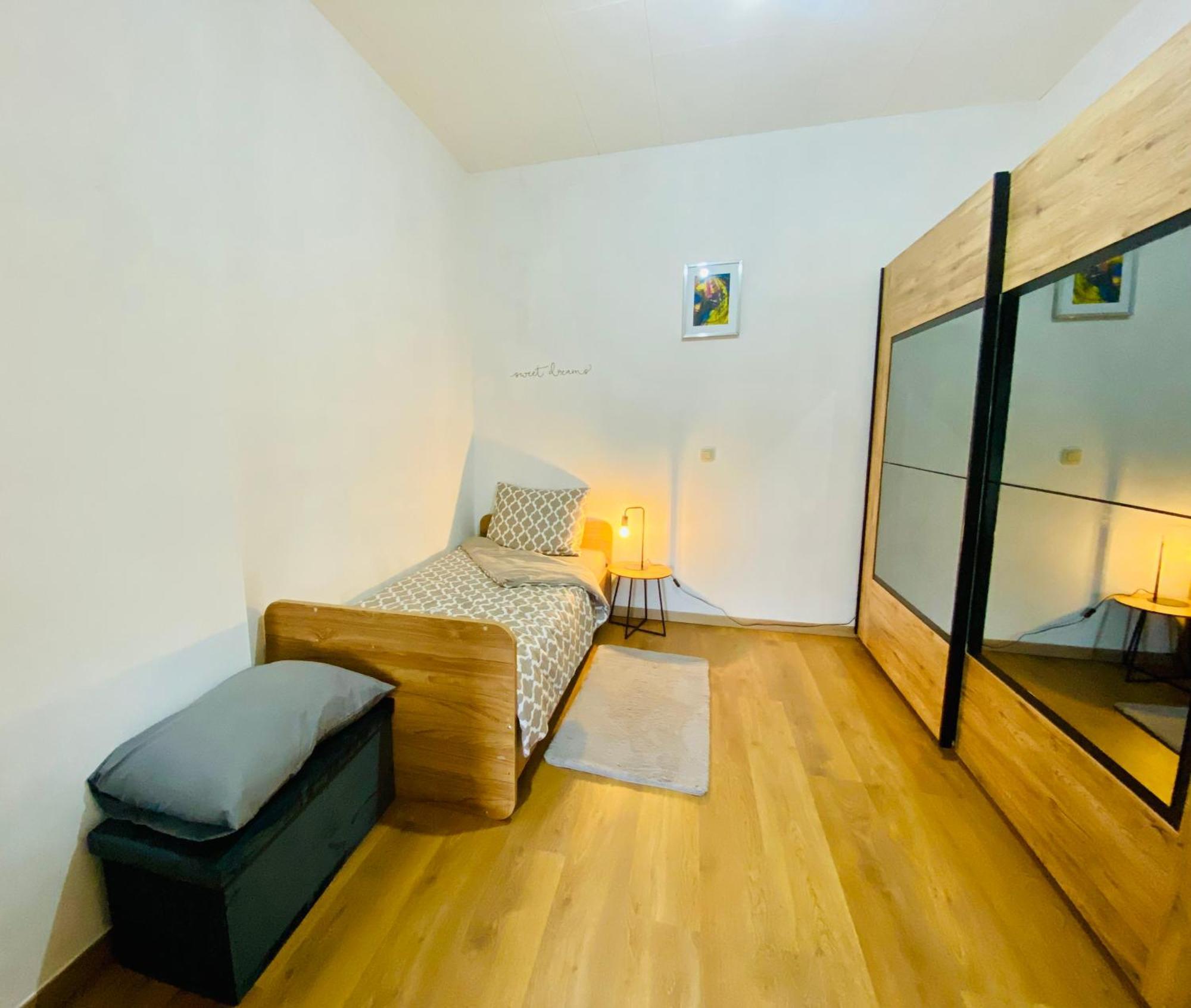 Residence Deluxe ชาร์เลอรัว ภายนอก รูปภาพ